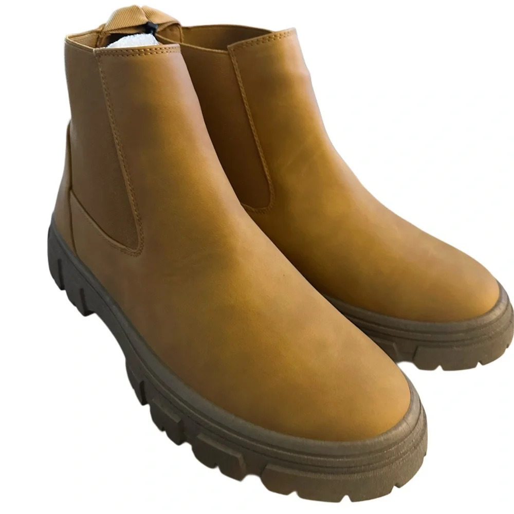 New Women’s Lug Sole Chelsea Boots. Elastic Ankle Boots With Low Heel.